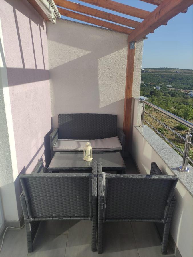 Apartmani Ima Рованьска Экстерьер фото