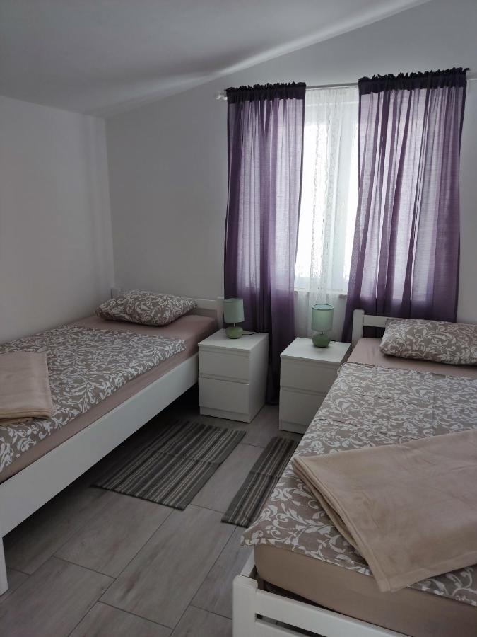 Apartmani Ima Рованьска Экстерьер фото