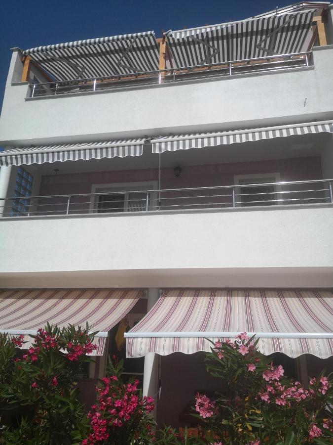 Apartmani Ima Рованьска Экстерьер фото