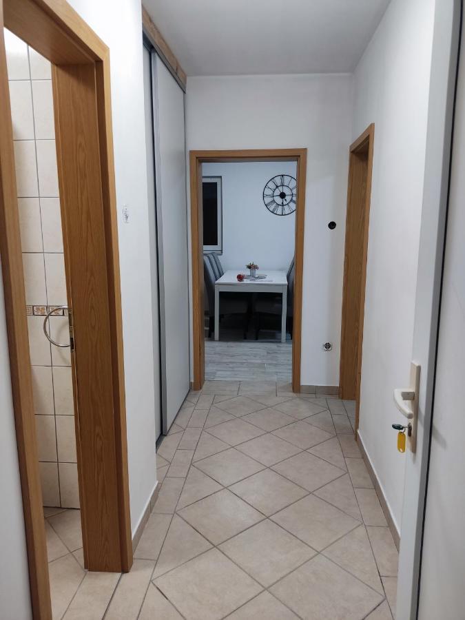 Apartmani Ima Рованьска Экстерьер фото